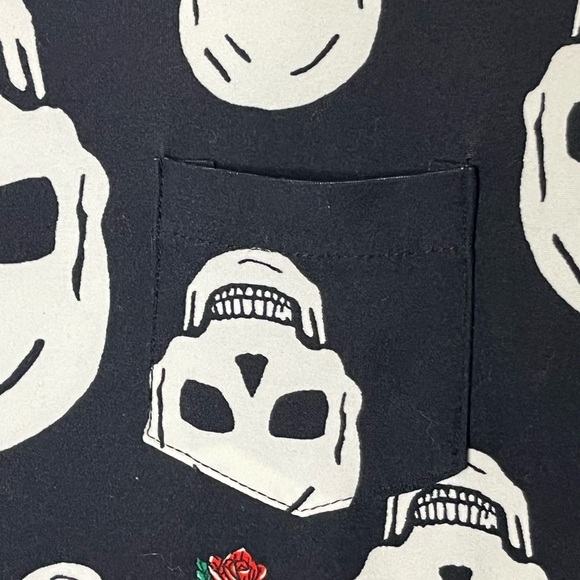 No Boundaries Black Skull & Rose T-shirt Dress Women’s Size Large - Picture 2 of 6